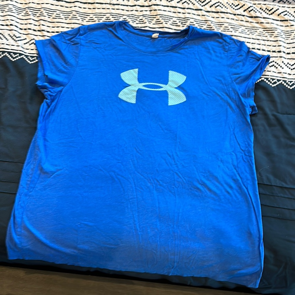 Under armour women’s top